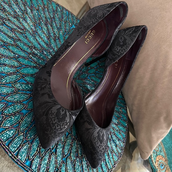 $895 Gucci black stiletto heels - Picture 1 of 11